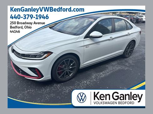 Used 2025 Volkswagen Jetta GLI Autobahn FWD image 1