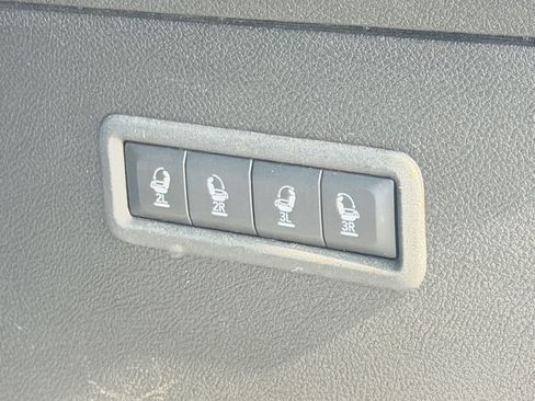 Used 2024 Jeep Wagoneer Series II image 19