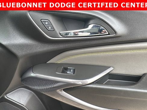 Used 2025 Chevrolet Trax ACTIV w/ Sunroof Package image 31