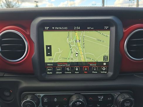 Used 2023 Jeep Gladiator Rubicon w/ Cold Weather Group image 15