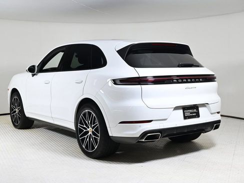 Used 2024 Porsche Cayenne image 3