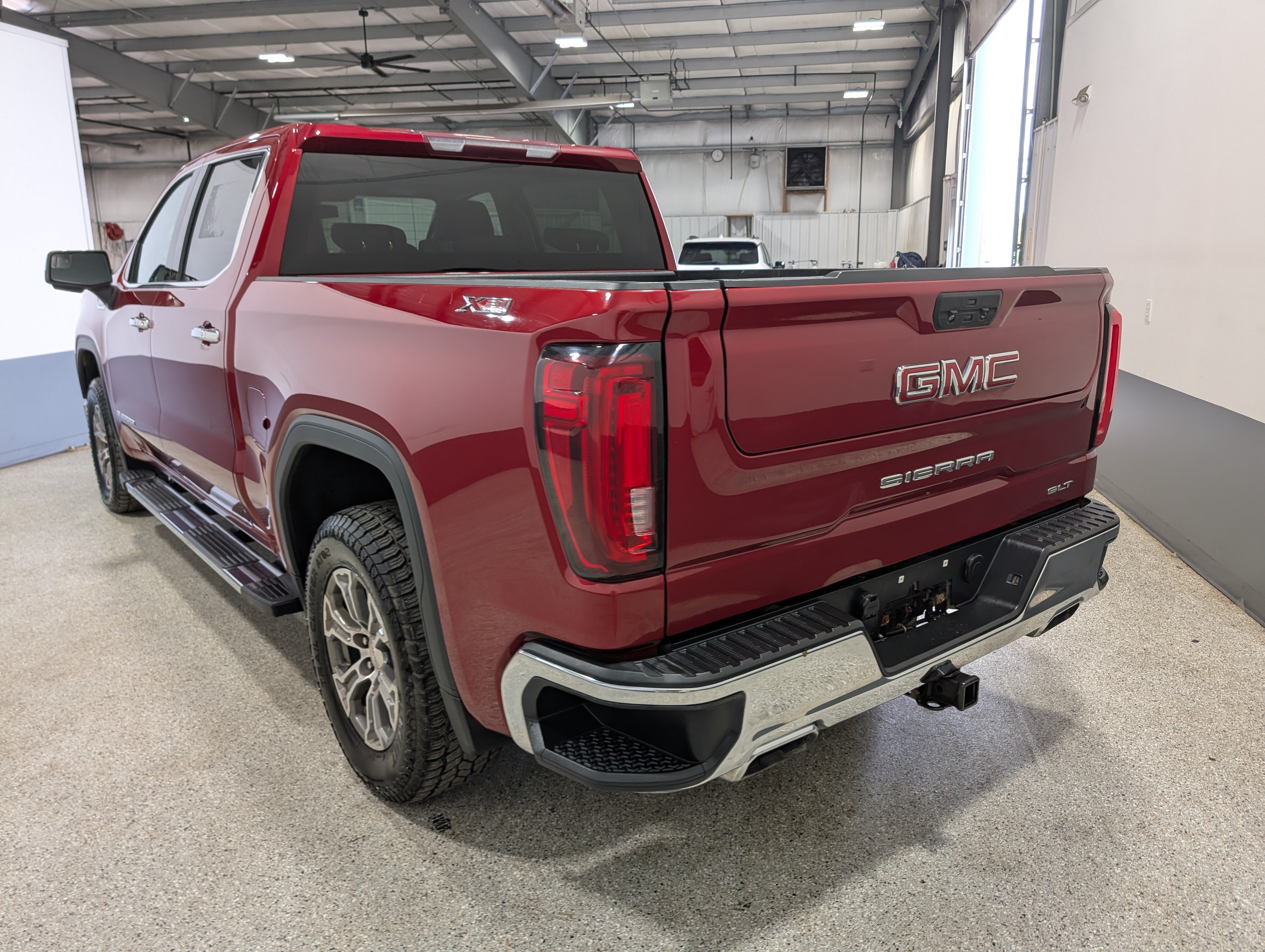 Used 2019 GMC Sierra 1500 SLT w/ X31 Off-Road Package AWD/4WD image 5
