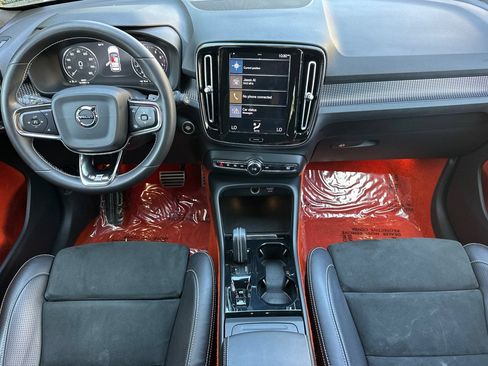 Used 2019 Volvo XC40 T5 R-Design AWD/4WD image 12