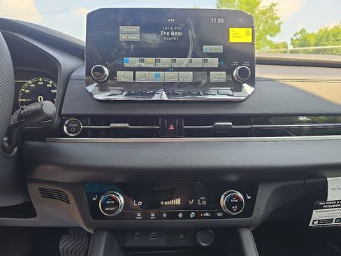 New 2025 Mitsubishi Outlander SE image 19