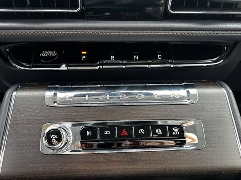 Certified 2025 Lincoln Aviator Reserve image 25