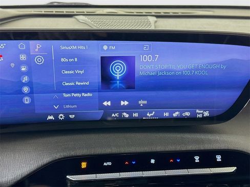 Certified 2025 Buick Enclave Sport Touring image 13