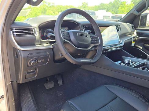 New 2026 Jeep Grand Wagoneer 4WD w/ HD Trailer Tow Package image 20