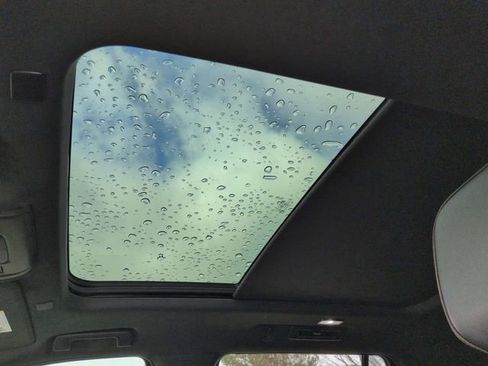 Used 2022 Chevrolet Tahoe RST w/ Luxury Package image 21