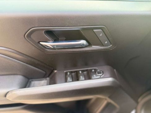 Used 2023 Chevrolet Colorado LT AWD/4WD image 13