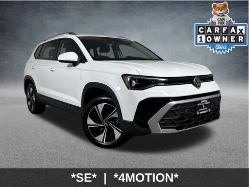 Used 2025 Volkswagen Taos SE image 1