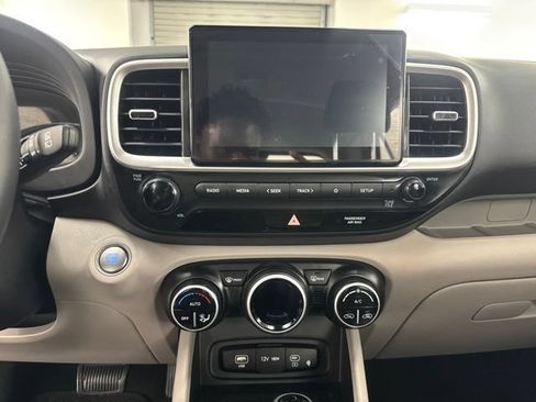 Certified 2026 Hyundai Venue SEL FWD image 22