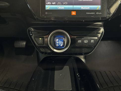 Certified 2020 Toyota Prius Prime Limited FWD image 21