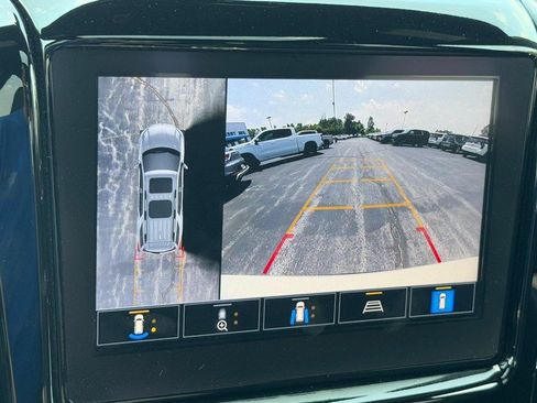 Used 2023 Chevrolet Traverse RS AWD/4WD image 22