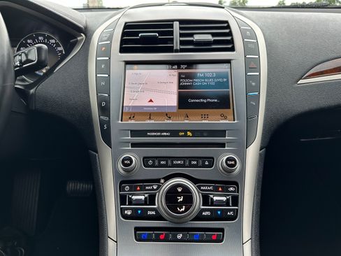 Used 2019 Lincoln MKZ Reserve w/ Luxury Package FWD image 14