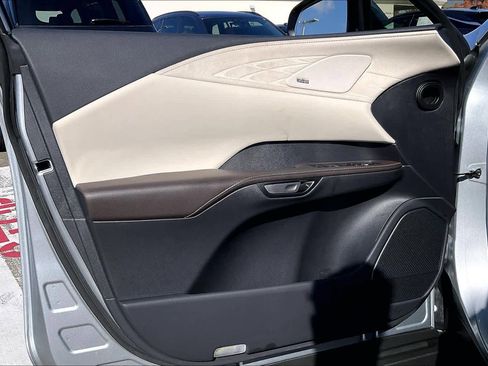 Certified 2025 Lexus RX 450h Luxury w/ Convenience Package image 37