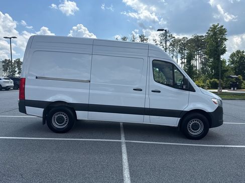 Used 2025 Mercedes-Benz Sprinter 2500 image 7