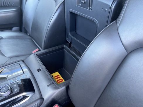 Used 2022 Nissan Armada SV image 20