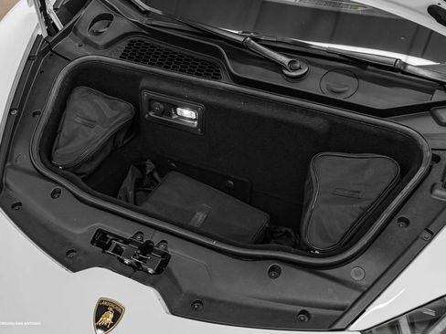 Used 2019 Lamborghini Huracan Performante AWD/4WD image 19