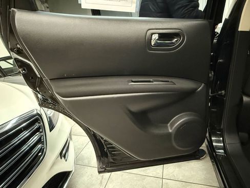 Used 2011 Nissan Rogue SV image 17