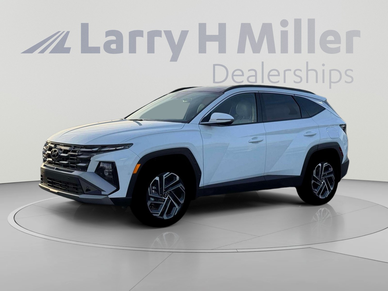 New 2026 Hyundai Tucson Limited AWD/4WD image 2