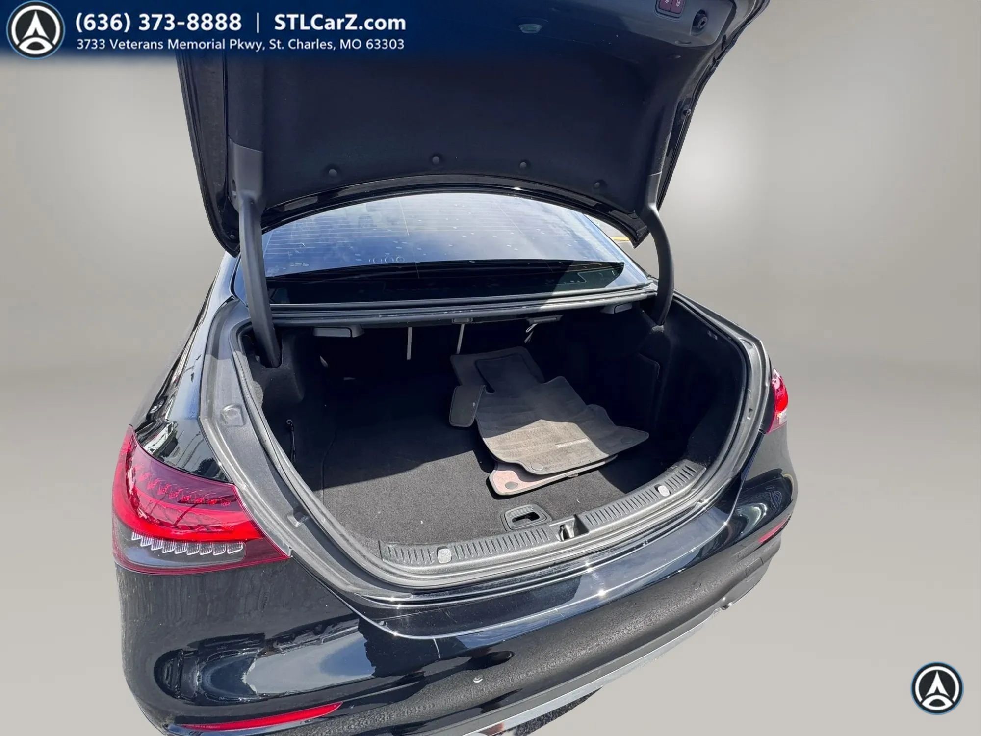 Used 2021 Mercedes-Benz E 350 Sedan w/ Premium Package image 12