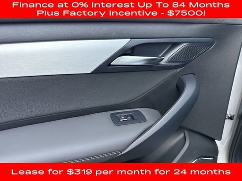 New 2025 VinFast VF 8 Plus image 30