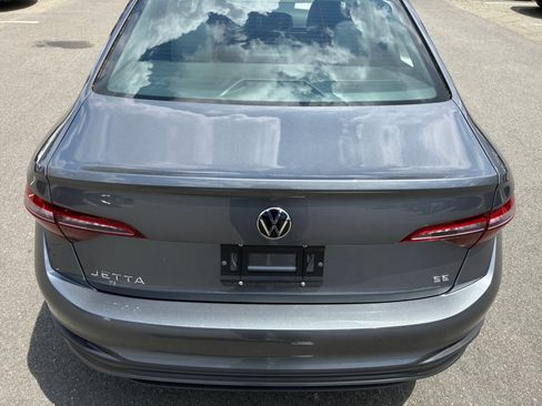 Used 2023 Volkswagen Jetta SE w/ Panoramic Sunroof Package FWD image 14