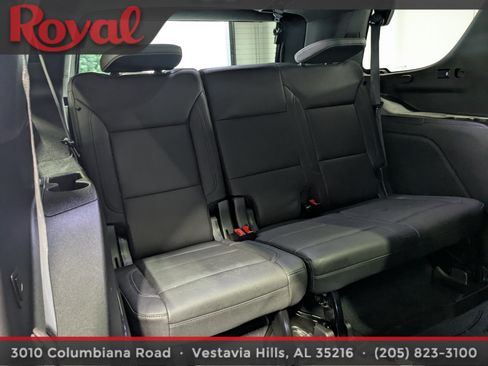 Used 2023 Chevrolet Tahoe Z71 w/ Luxury Package AWD/4WD image 12