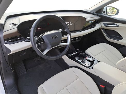 Used 2025 Audi Q6 e-tron Premium w/ Convenience Package image 5