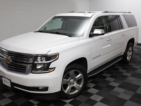 Used 2016 Chevrolet Suburban LTZ image 2