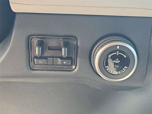 New 2026 Lincoln Navigator L Black Label AWD/4WD image 27