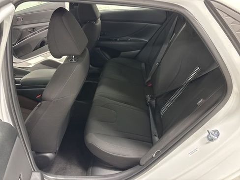 Used 2025 Hyundai Elantra SEL FWD image 20