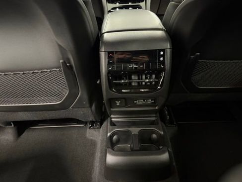 New 2025 Jeep Grand Cherokee L Limited w/ Luxury Tech Group II image 18