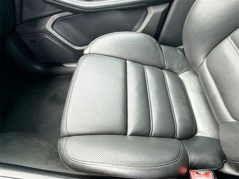 Used 2018 Porsche Macan Turbo w/ Premium Package Plus image 22