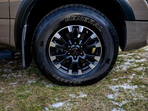 Used 2021 Nissan Titan PRO-4X w/ Pro-4x Convenience Package image 38