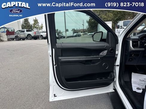 Certified 2024 Ford Expedition XLT image 19