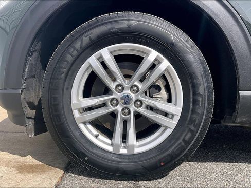 Used 2024 Ford Explorer XLT w/ Equipment Group 202A image 11