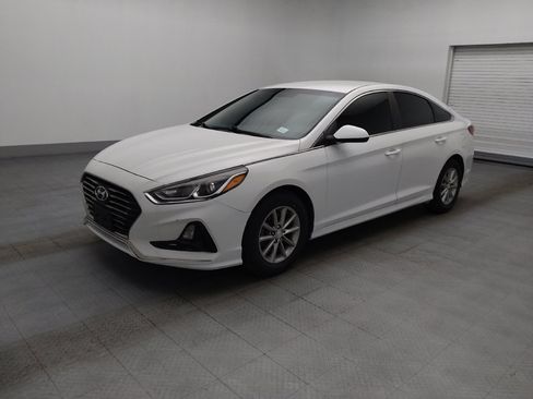 Used 2018 Hyundai Sonata SE FWD image 2