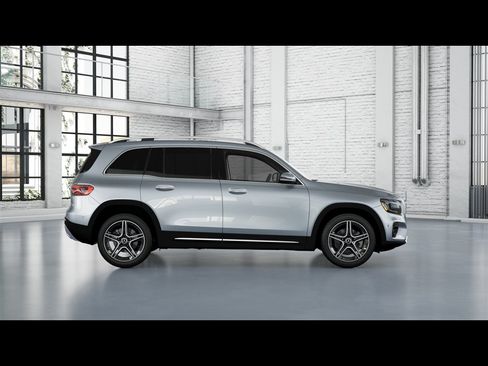 New 2026 Mercedes-Benz GLB 250 4MATIC image 11