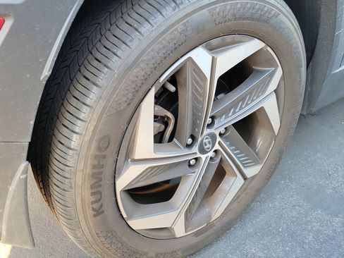 Used 2022 Hyundai Tucson Limited w/ Cargo Package image 5