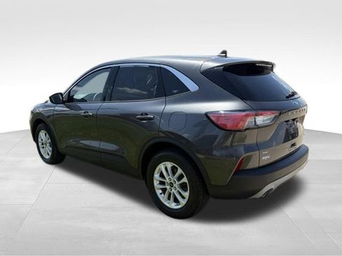 Used 2020 Ford Escape SE FWD image 2
