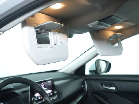 Certified 2024 Nissan Rogue SV image 19