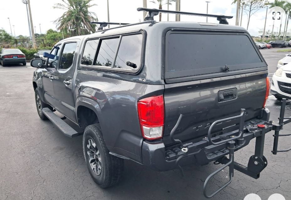 Used 2017 Toyota Tacoma SR w/ SR Convenience Package RWD image 3