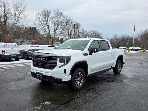 Used 2022 GMC Sierra 1500 AT4 w/ AT4 Premium Package image 4