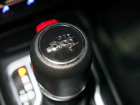 Used 2025 Jeep Wrangler Unlimited Sport AWD/4WD image 33