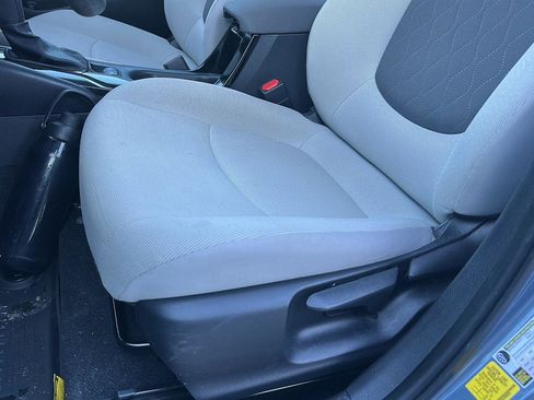 Used 2022 Toyota Corolla LE image 17