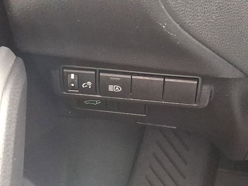 Used 2022 Toyota Corolla Cross XLE w/ Convenience Package image 26