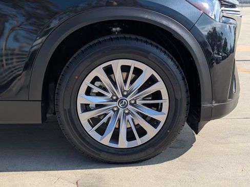 Used 2025 MAZDA CX-90 3.3 Turbo w/ Preferred Package AWD/4WD image 9