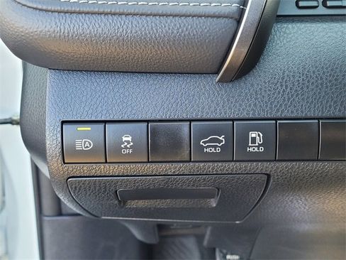 Used 2024 Toyota Camry SE image 23