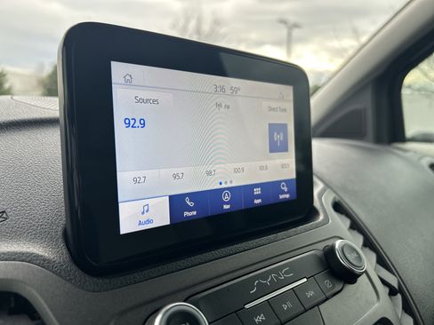 Used 2019 Ford Transit Connect XLT image 13